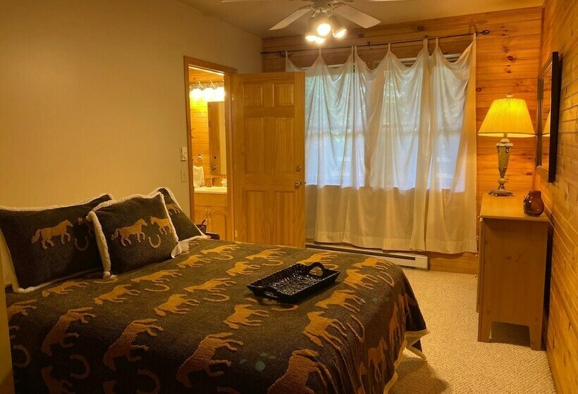 Mountain Vista  Mountain Cabin, Great Decks, Pool Table, Ping Pong Table, & Foosball By Redawning