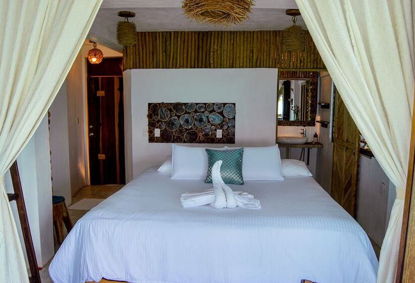 Xcabal Hotel Boutique