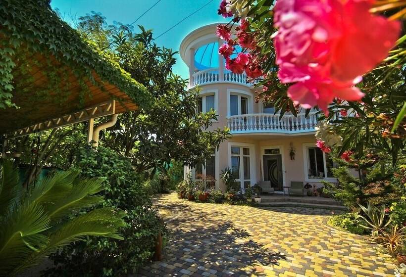 בית מלון כפרי Milana