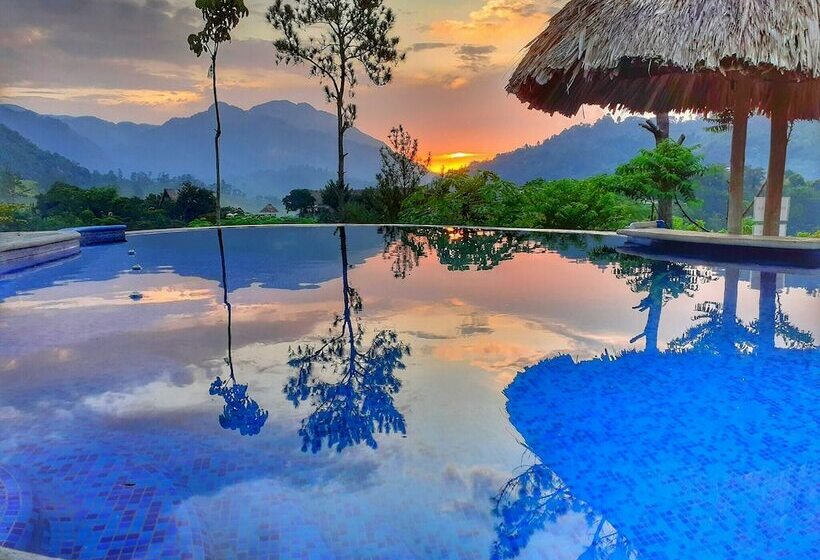 Vista Verde Lodge Hostel