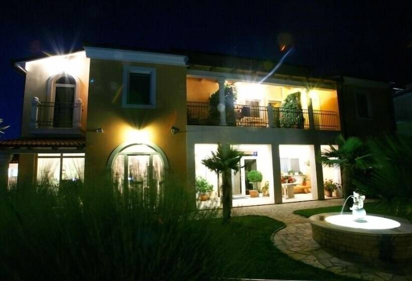 ホテル Villa Vizula