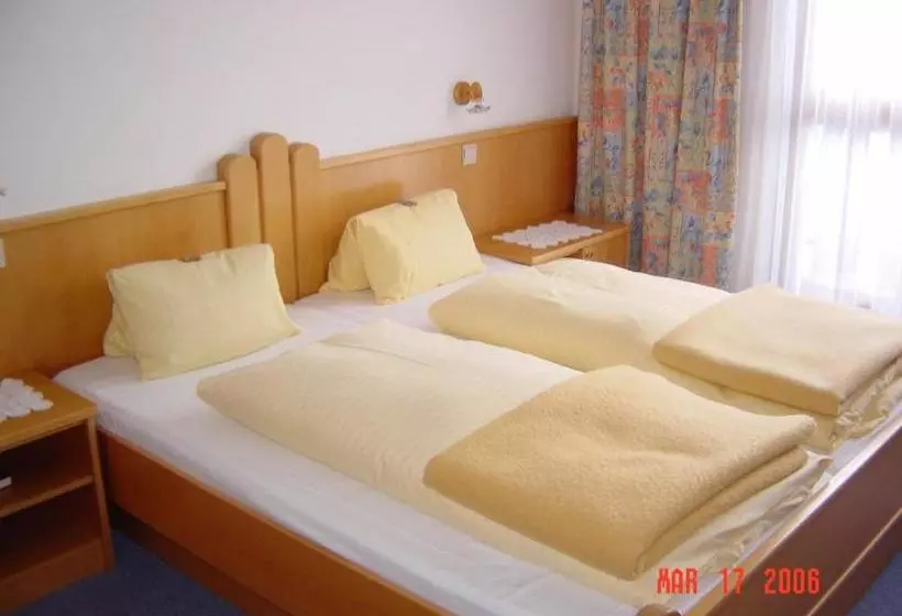 ホテル Sporthof Austria