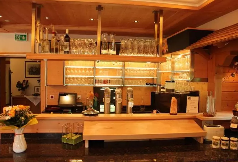 ホテル Sporthof Austria