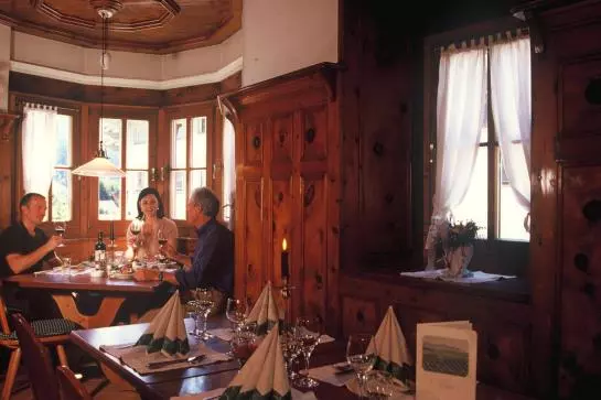 ホテル Gasthof Traube