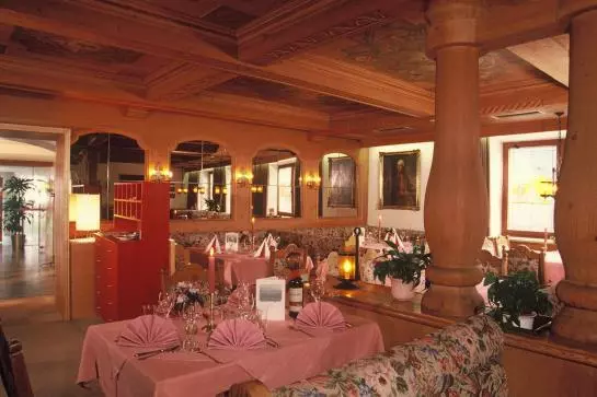 ホテル Gasthof Traube