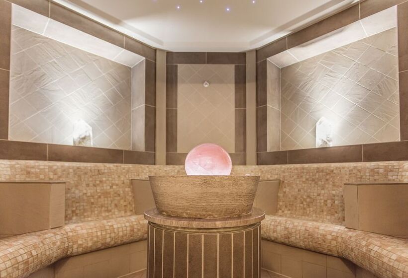 Отель Zugspitz Resort