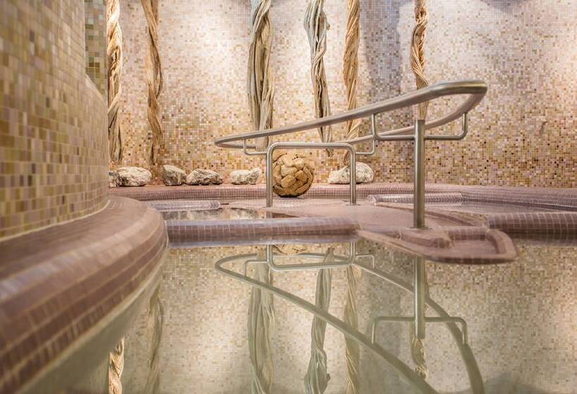 Отель Zugspitz Resort