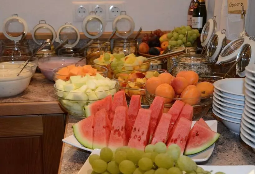 ペンション Haus Sonnwend