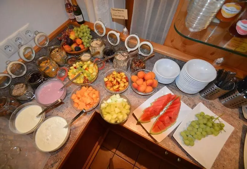 ペンション Haus Sonnwend