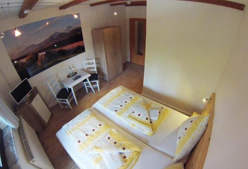 펜션 Karawanken Lodge