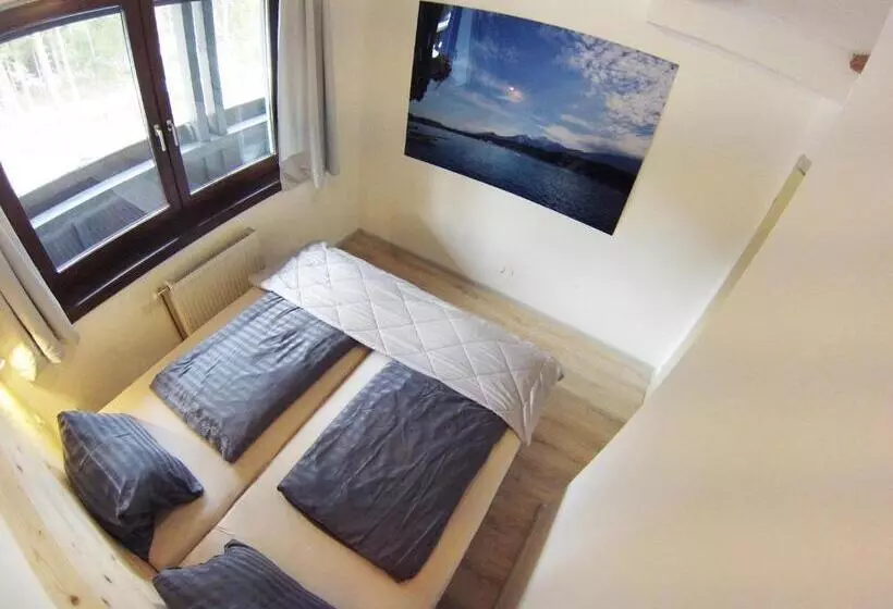 펜션 Karawanken Lodge