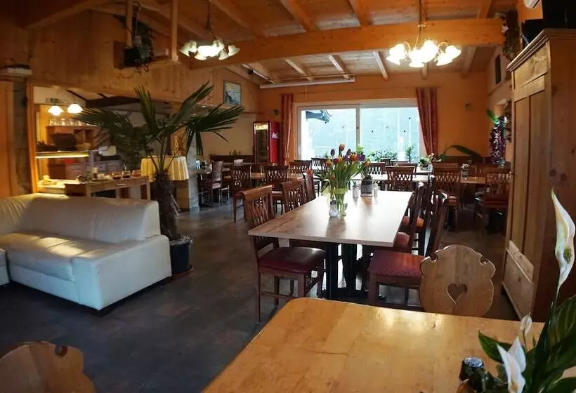 펜션 Karawanken Lodge