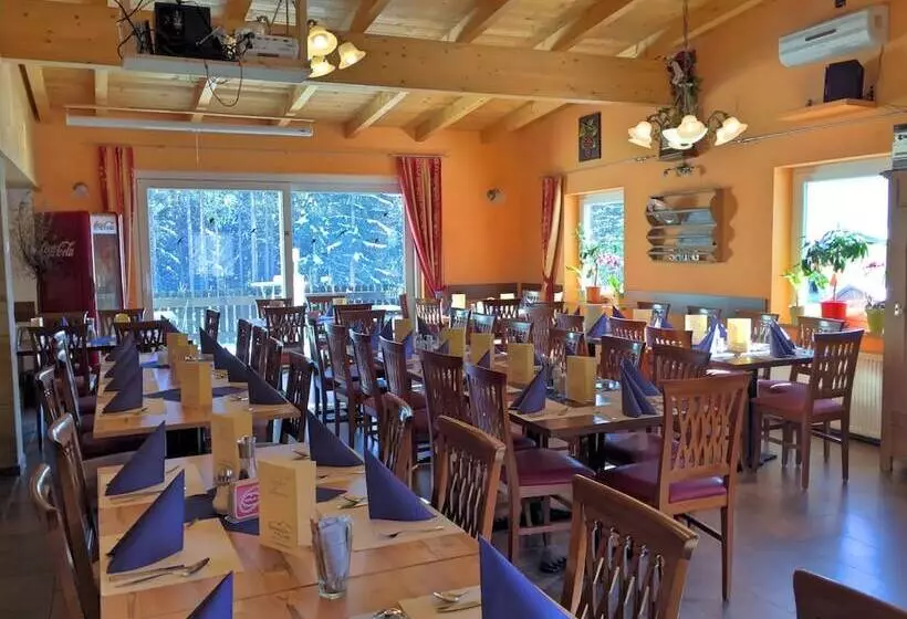 펜션 Karawanken Lodge