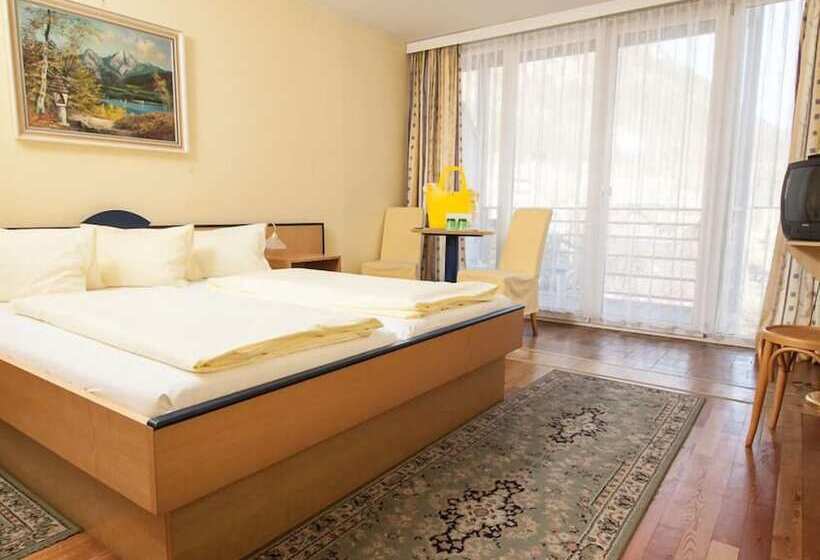 Zur Post & Appartementhaus Kern