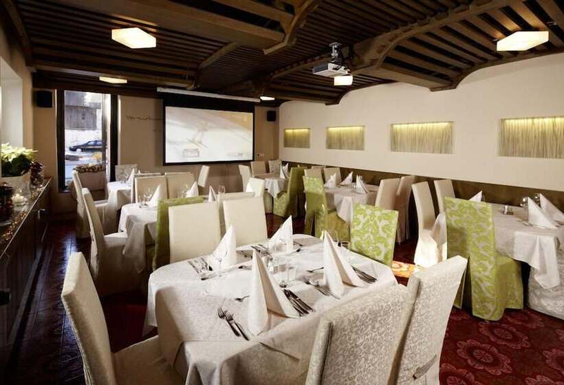 Zur Post & Appartementhaus Kern