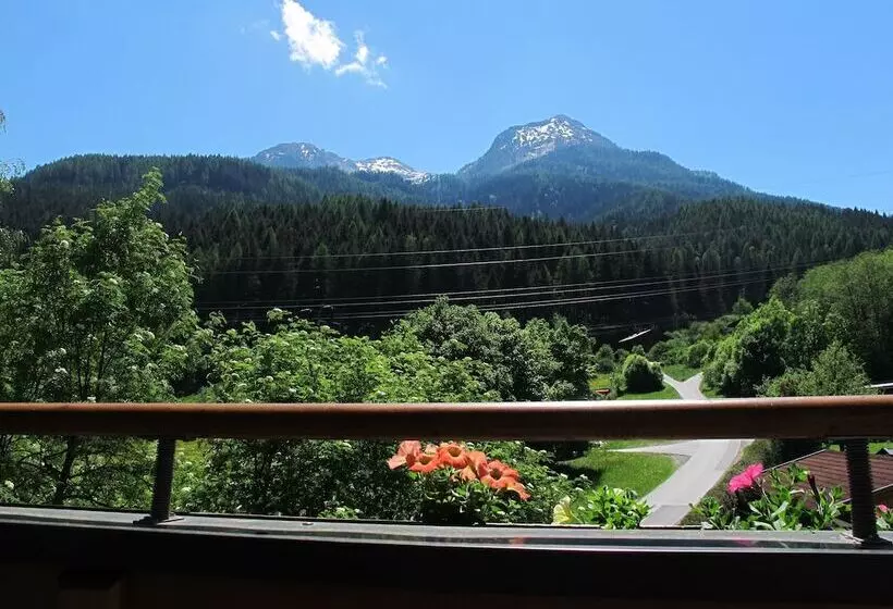 민박 Pension Kristall