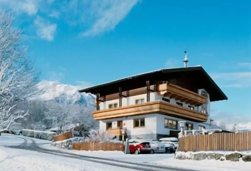 민박 Pension Kristall