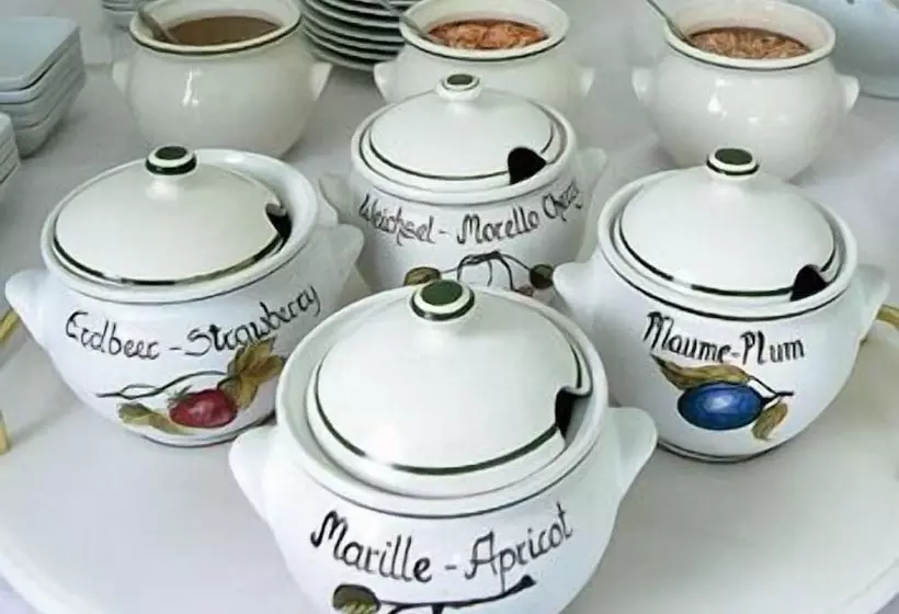 민박 Pension Kristall