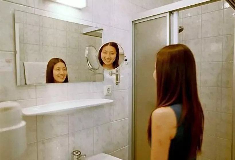 민박 Pension Kristall