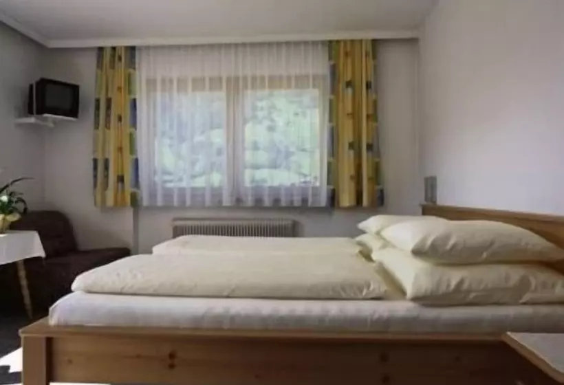 민박 Pension Kristall