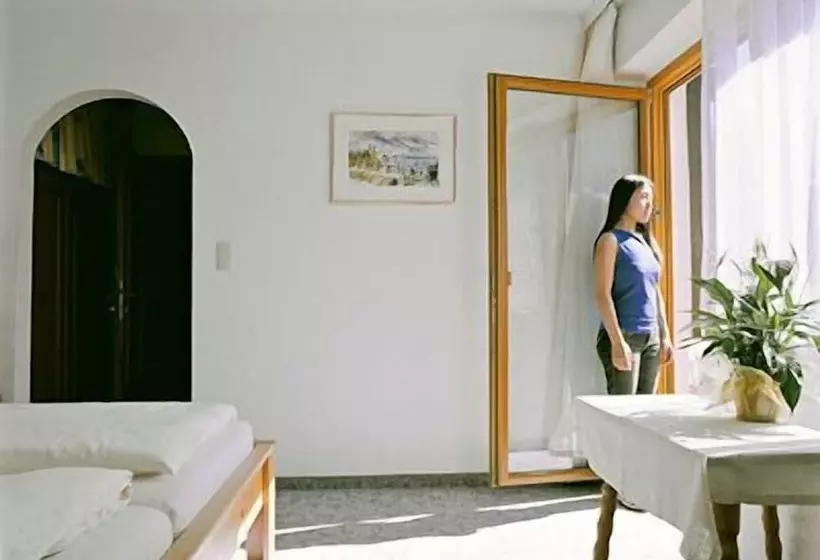 민박 Pension Kristall