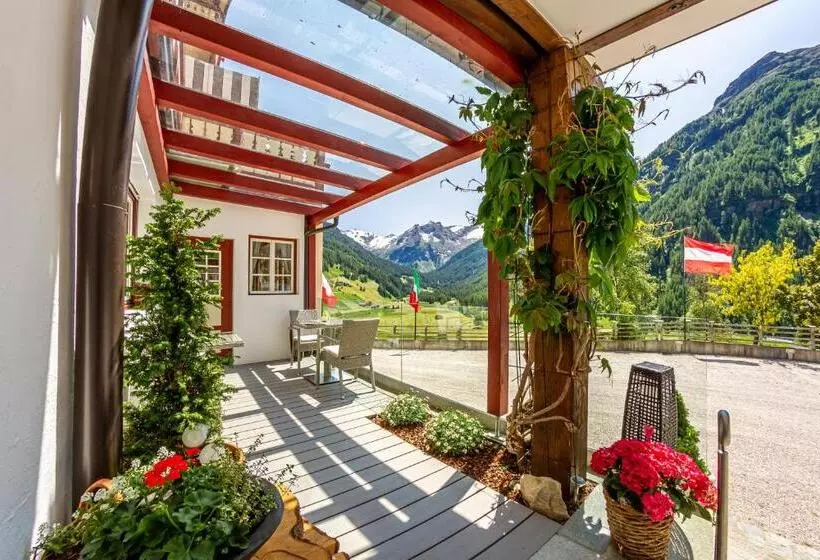 Отель Berger Superior