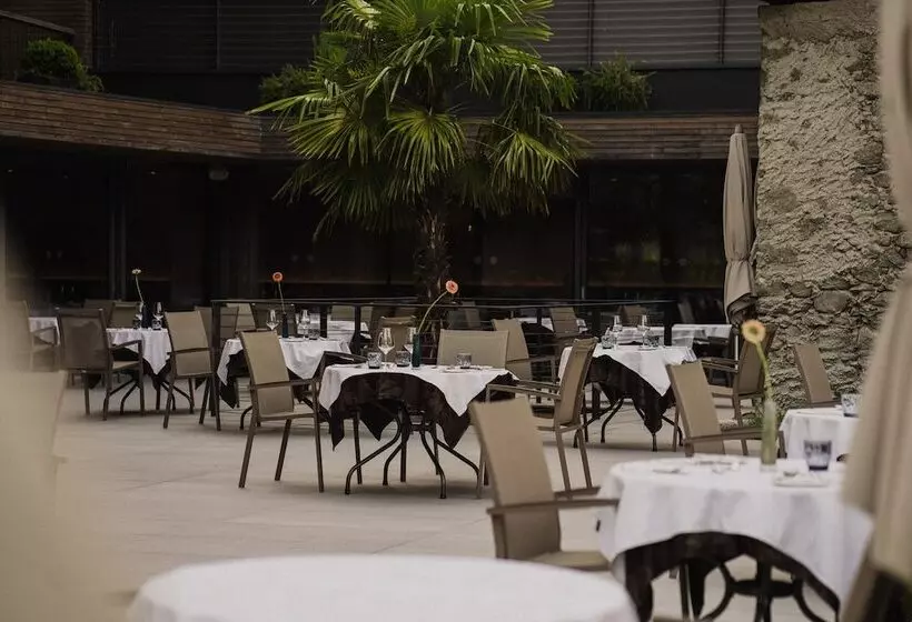 فندق Das Stachelburg