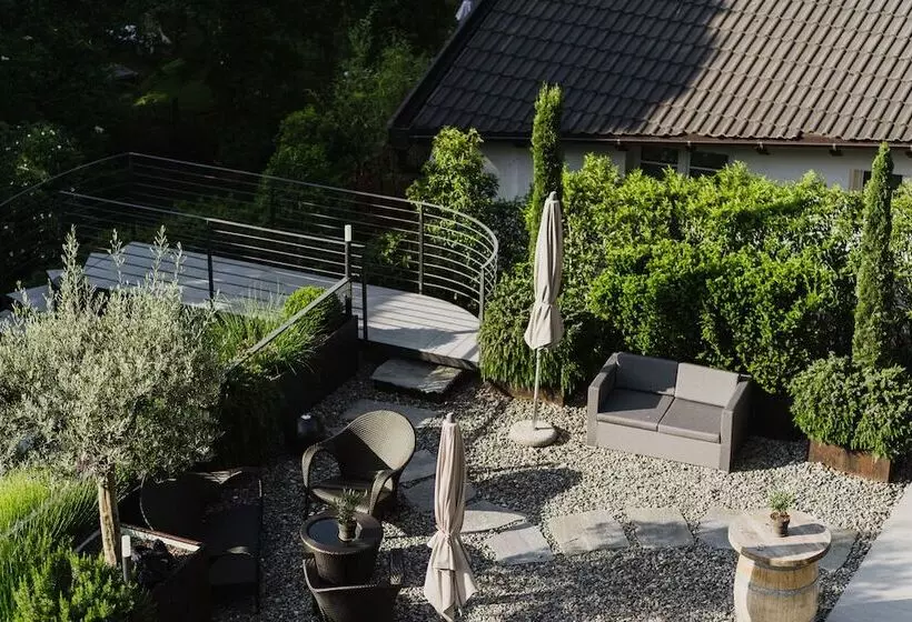 فندق Das Stachelburg