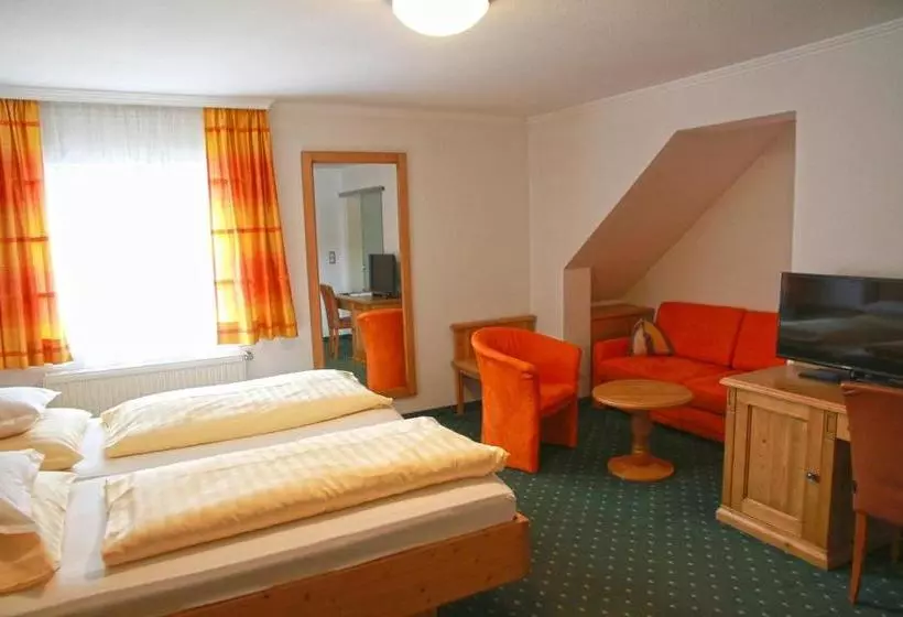 ホテル Kirchenwirt