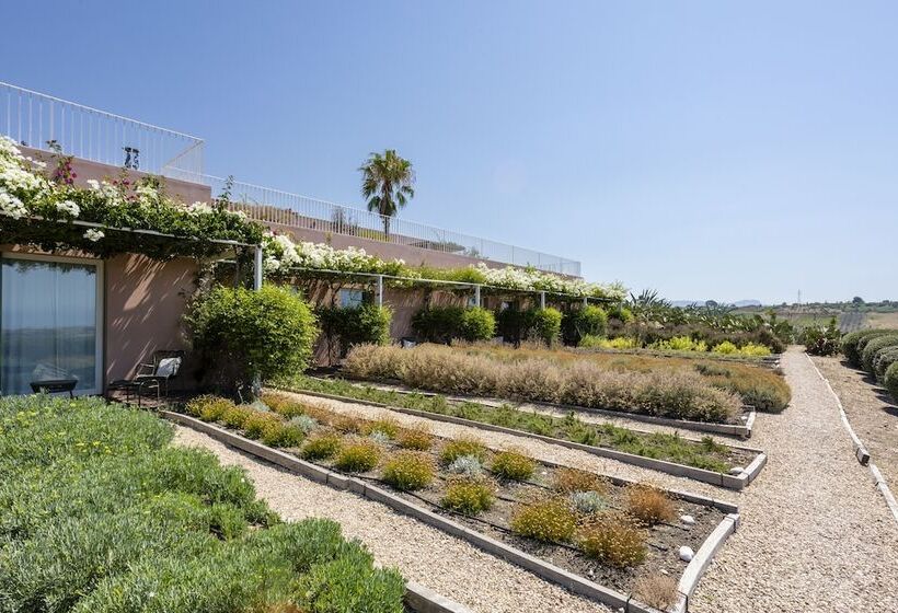 בית מלון כפרי La Foresteria Wine Resort & Beach Club