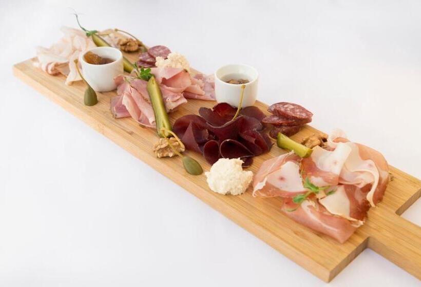 Historic Hotel Ristorante La Stua