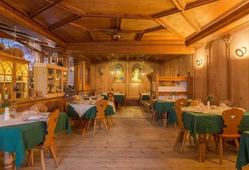 Historic Hotel Ristorante La Stua