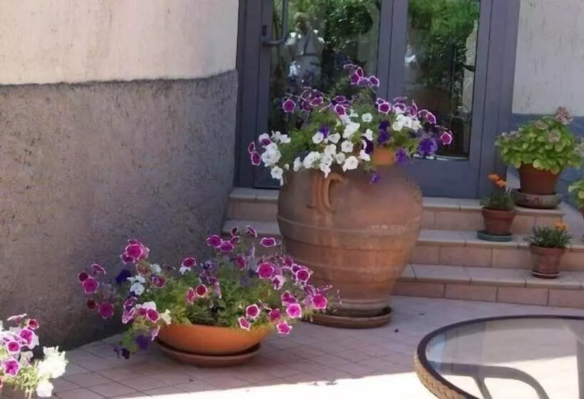 בית מלון כפרי Rossi