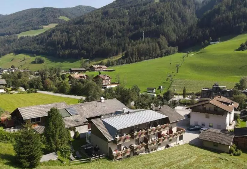 Ski In I Ski Out Gourmethotel Sonnleiten