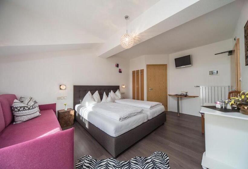 Ski In I Ski Out Gourmethotel Sonnleiten