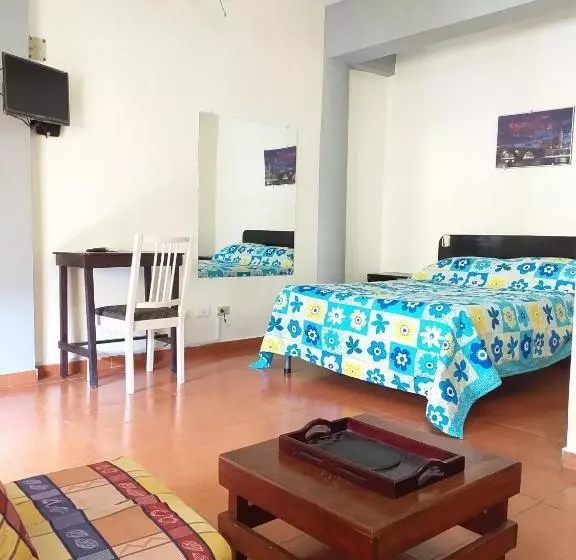 Aparthotel Condo-parque & Venus Bar