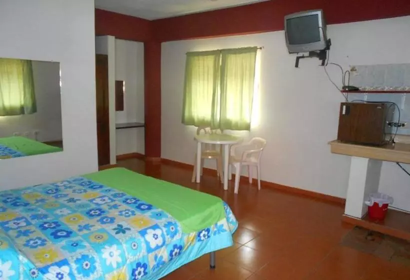 Aparthotel Condo-parque & Venus Bar