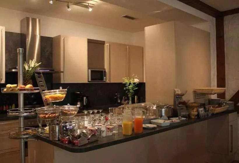 בית מלון כפרי Central