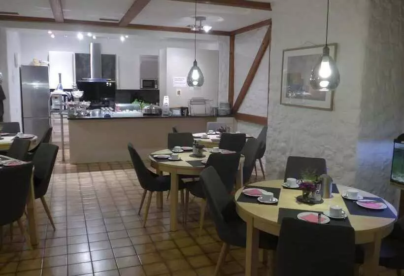 בית מלון כפרי Central