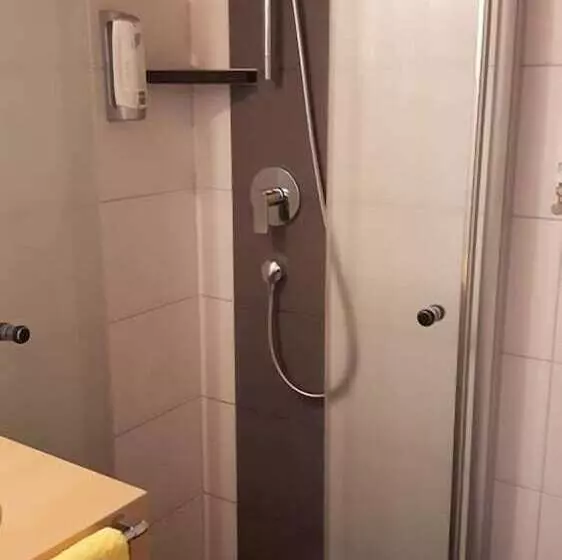 בית מלון כפרי Central