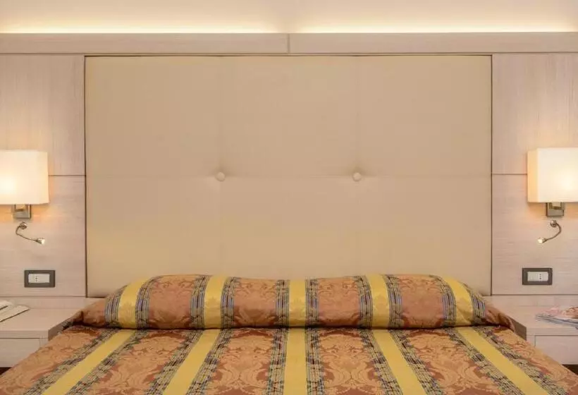 هتل Croce Di Malta