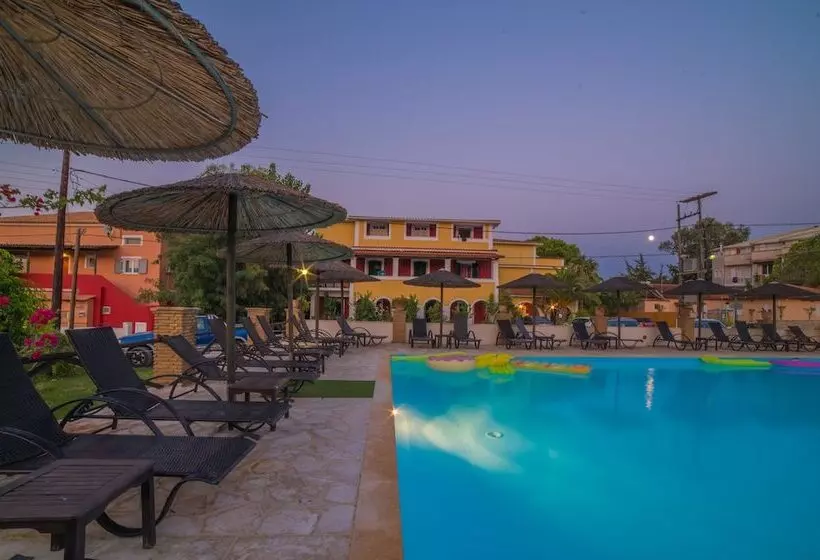 هتل Porto Koukla Beach