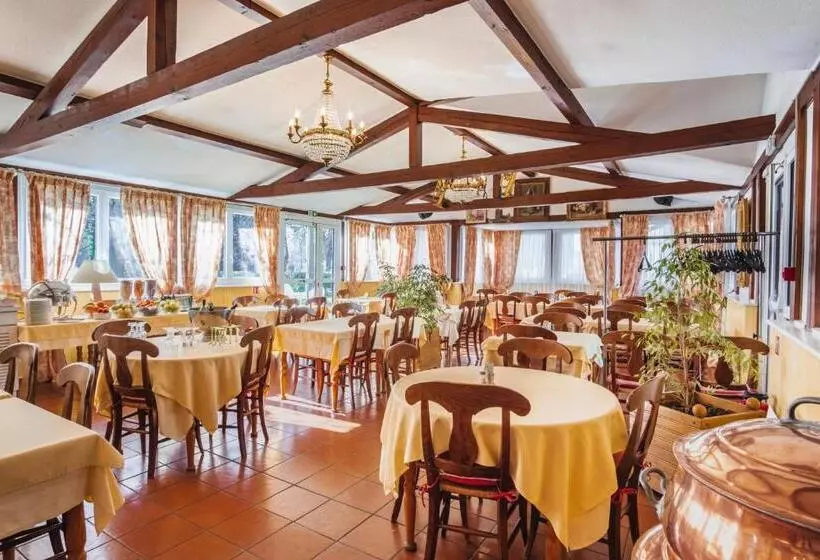 酒店 Strasbourg Montagne Verte & Restaurant Louisiane