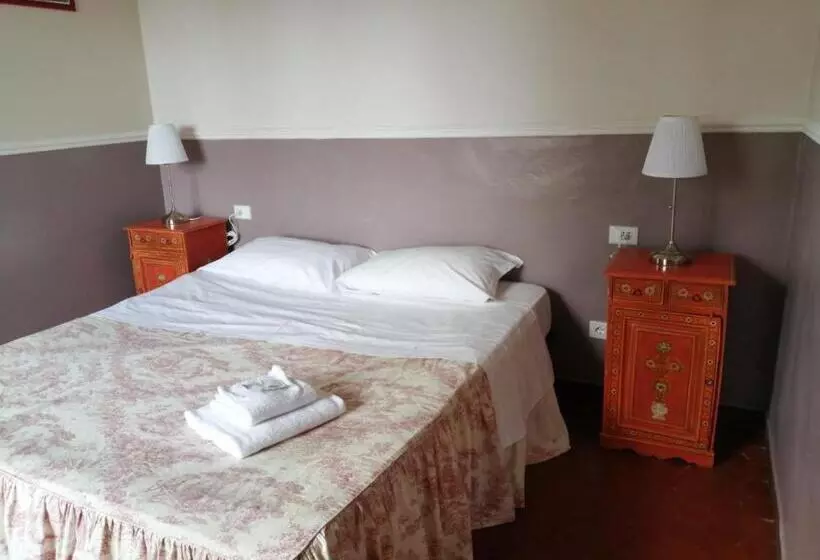 هتل Villa Ape Rosa Relais