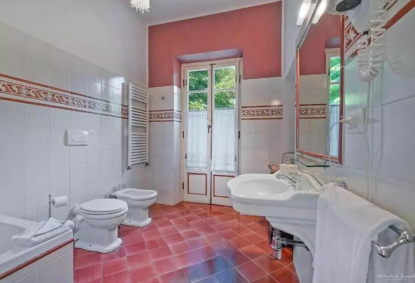 هتل Villa Ape Rosa Relais