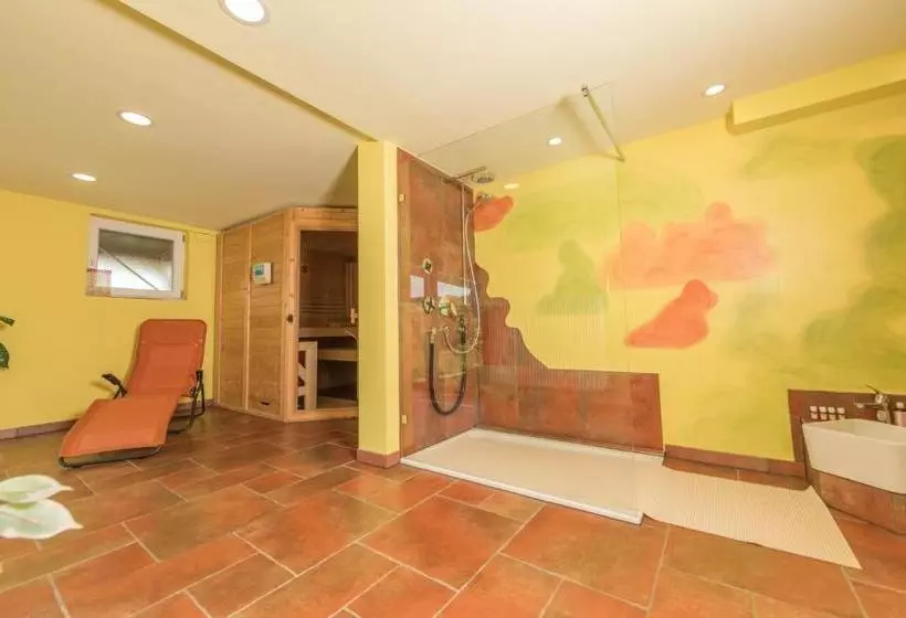 Отель Berghof Grüner Baum