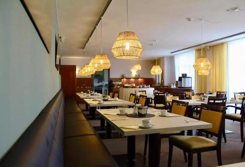 Отель Garni Max Zwo