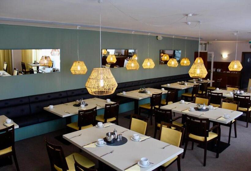 Отель Garni Max Zwo