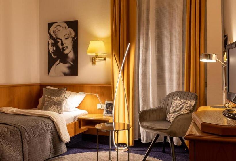 호텔 Restaurant Grüner Baum Und Altes Tor