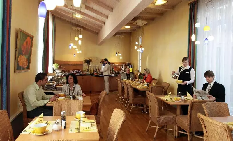 호텔 & Restaurant Rose